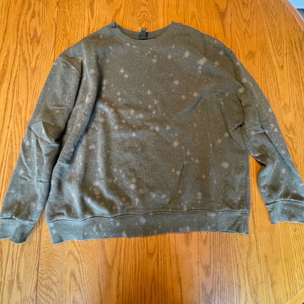 Wild Fable, green distressed crew neck.